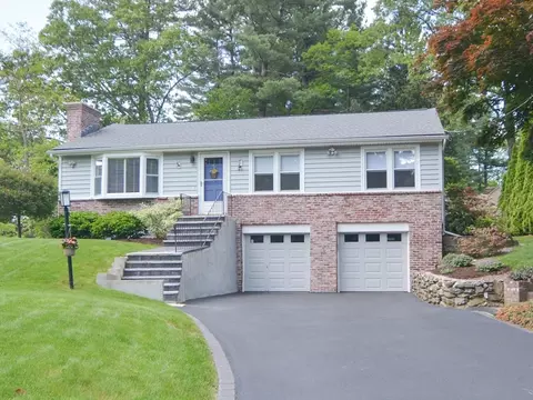 693 Elm St, Marlborough, MA 01752
