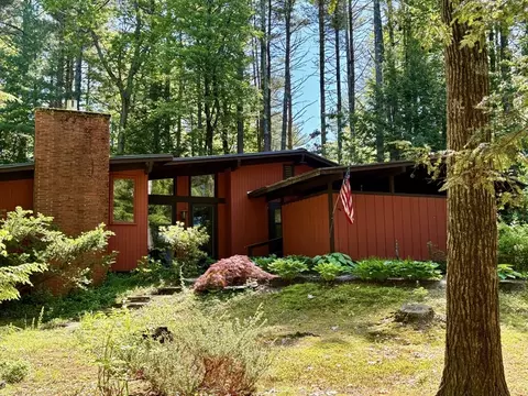 66 Stony Hill Rd, Amherst, MA 01002