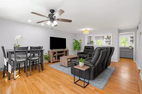 120 Kingston St #120, North Andover, MA 01845