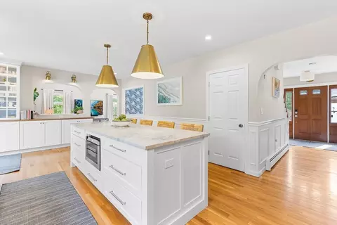 38 Thoreau Cir, Beverly, MA 01915 photo 4