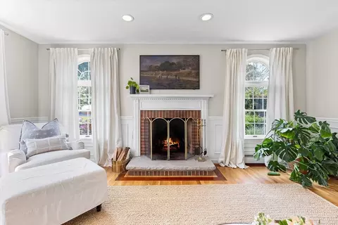 38 Thoreau Cir, Beverly, MA 01915 photo 10