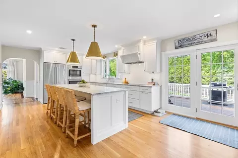 38 Thoreau Cir, Beverly, MA 01915 photo 2