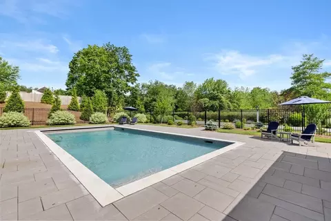 Exterior - 1164 Main St, Hingham, MA 02043 photo 2 of 3
