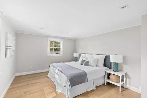 Bedroom - 1164 Main St, Hingham, MA 02043 photo 2 of 4