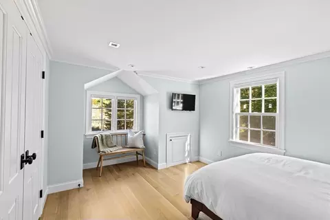 Bedroom - 1164 Main St, Hingham, MA 02043 photo 3 of 4