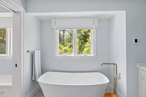 Bath - 1164 Main St, Hingham, MA 02043 photo 2 of 5