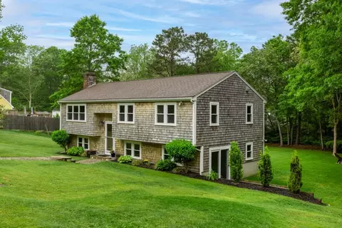 13 Shagbark Rd, Forestdale, MA 02644