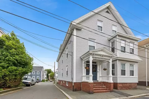 12 Boardman St #1, Salem, MA 01970
