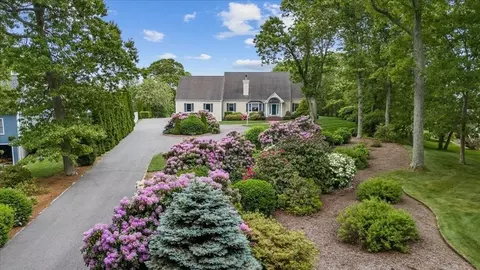 89 Standish Rd, Sagamore Beach, MA 02562 photo 2