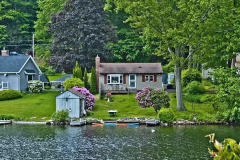169 Sunset Dr, Charlton, MA 01507