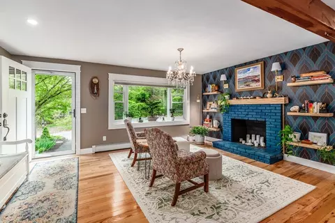 32 Holly St, Gloucester, MA 01930 photo 2