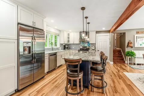 32 Holly St, Gloucester, MA 01930 photo 6