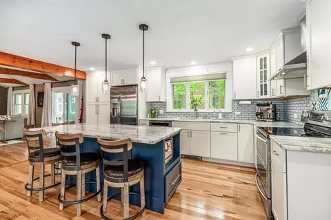 32 Holly St, Gloucester, MA 01930 photo 5
