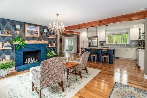 32 Holly St, Gloucester, MA 01930 photo 3
