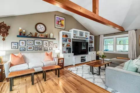 32 Holly St, Gloucester, MA 01930 photo 8