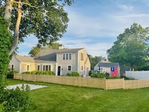 11 Seaside Ave, Dennis, MA 02638