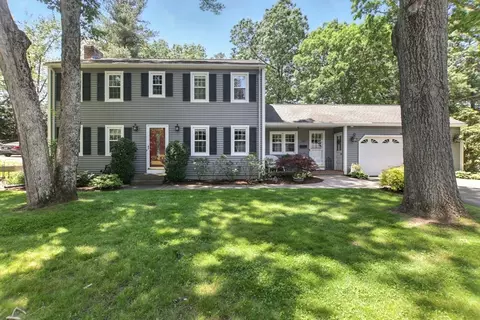 230 Meadowlark Dr, Longmeadow, MA 01106