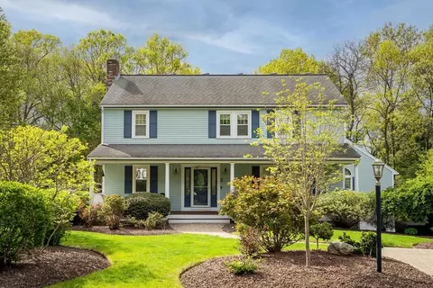 3 Bellantoni Dr, Acton, MA 01720