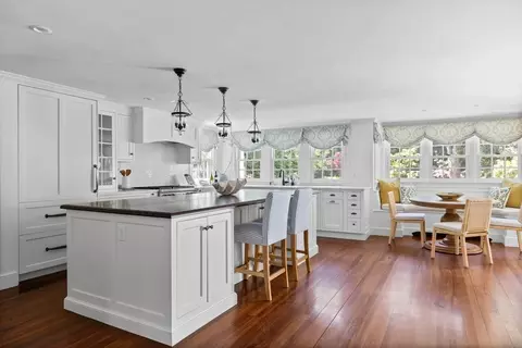107 Leavitt St, Hingham, MA 02043