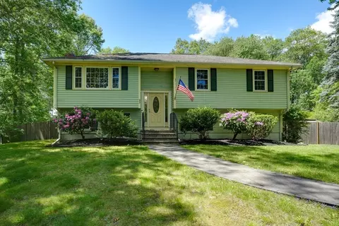 93 Acorn St, Millis, MA 02054