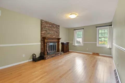 9 Arnold Rd, Framingham, MA 01701 photo 4