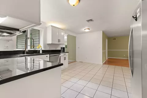 9 Arnold Rd, Framingham, MA 01701 photo 13