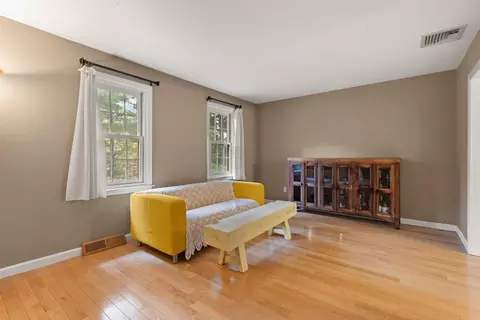 9 Arnold Rd, Framingham, MA 01701 photo 6