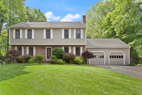 9 Arnold Rd, Framingham, MA 01701
