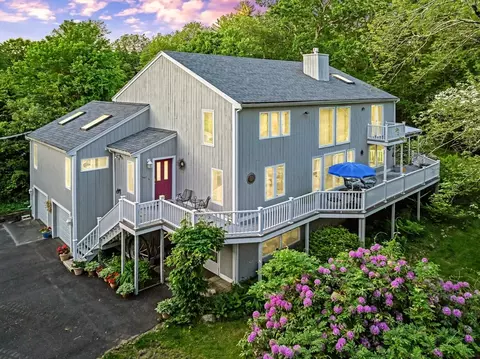 176 Jenkins Rd, Andover, MA 01810