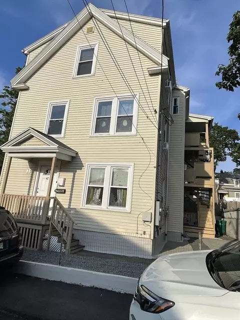 42 Valley Ave, Lynn, MA 01902