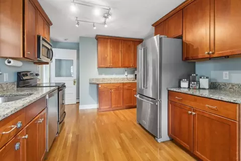 14 Fairview Ave, Reading, MA 01867 photo 14