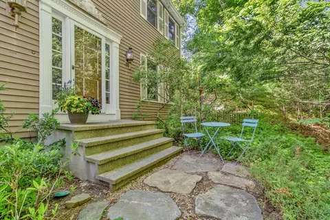 180 Mellen St, Holliston, MA 01746