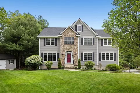 1 Eleanor Dr, Wilmington, MA 01887