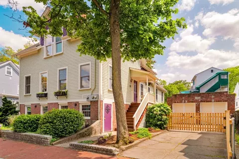 62 Sacramento St #62, Cambridge, MA 02138