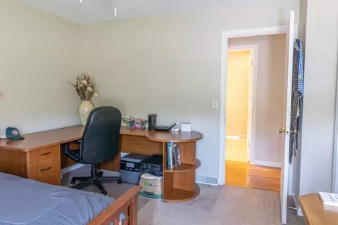9 Camelot Ln, Easthampton, MA 01027 photo 20