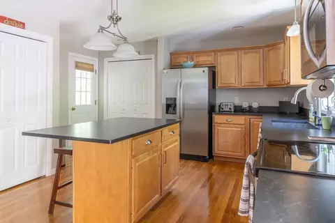 9 Camelot Ln, Easthampton, MA 01027 photo 7