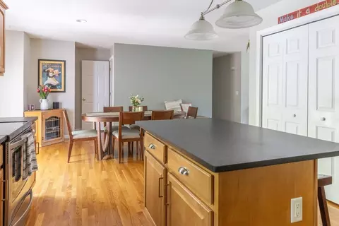 9 Camelot Ln, Easthampton, MA 01027 photo 6