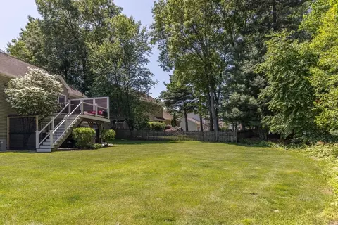 9 Camelot Ln, Easthampton, MA 01027 photo 30