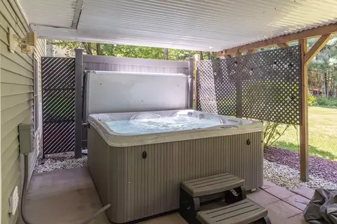 9 Camelot Ln, Easthampton, MA 01027 photo 35