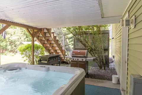 9 Camelot Ln, Easthampton, MA 01027 photo 36