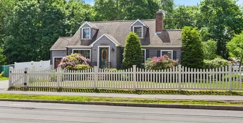 212 Broadway St, Wakefield, MA 01880