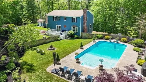 280 Central St, Georgetown, MA 01833