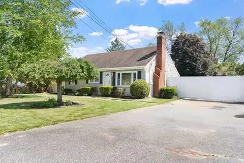 25 Watson St, Seekonk, MA 02771