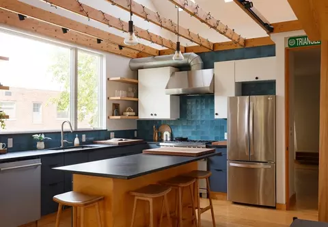 20 St Paul St #3, Cambridge, MA 02139