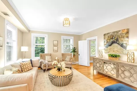3 Edge Hill St #2, Jamaica Plain, MA 02130