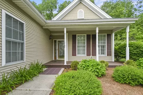 28 Summerfield Dr #28, Grafton, MA 01560