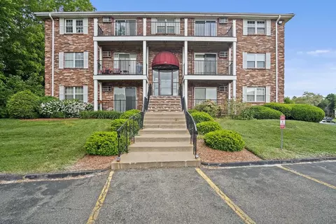 11 Kenmar Dr #13, Billerica, MA 01821