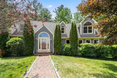 85 Green Meadow Ct, Northbridge, MA 01588