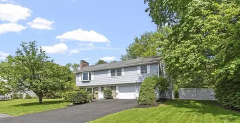 49 Angelica Dr, Framingham, MA 01701