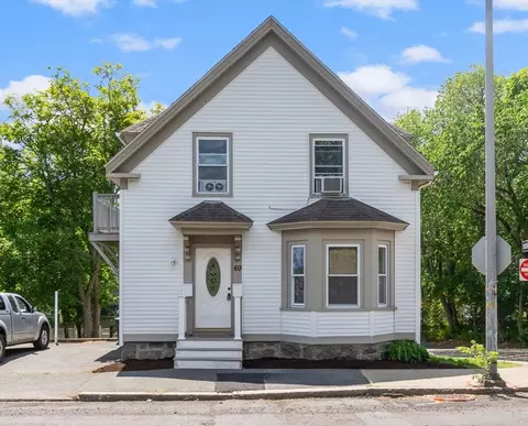 69 Hale St #1, Beverly, MA 01915